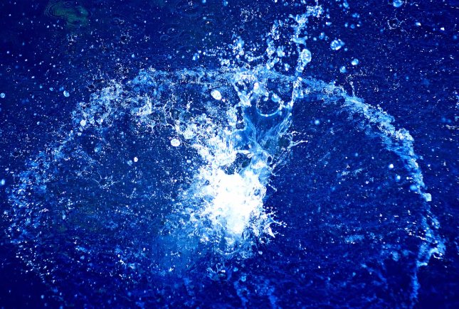 Splash_(fluid_mechanics)